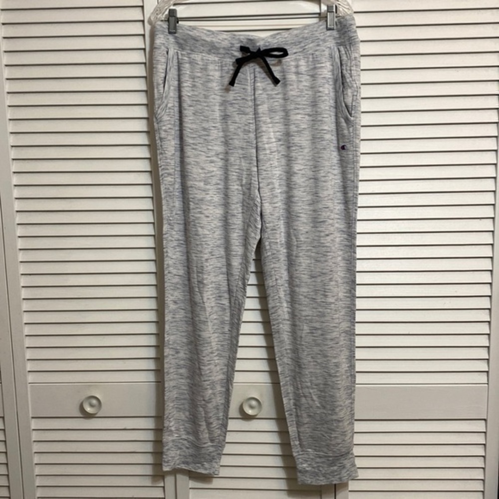 Champion lightweight, heathered light gray jogger!